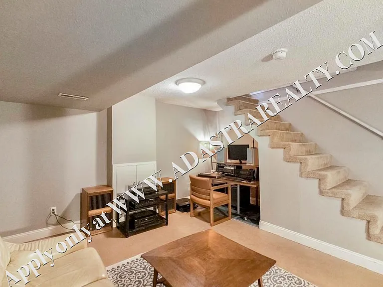 2715 Holmes St — Photo 25