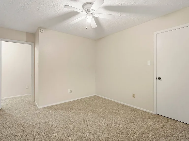 423 Pickford Dr — Photo 18