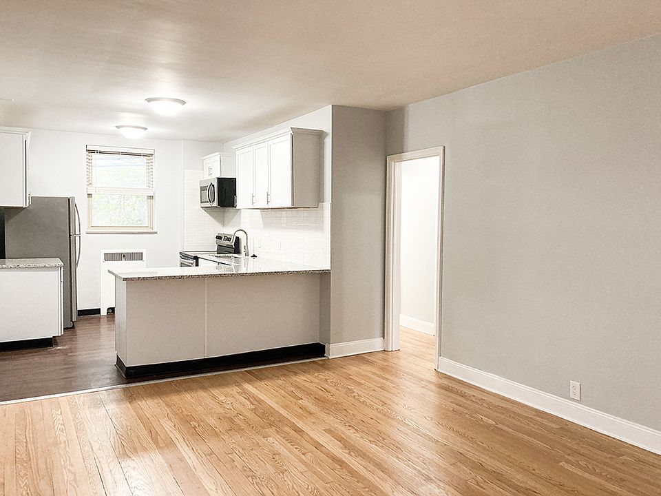 1st image of 825 Iroquois St APT B4