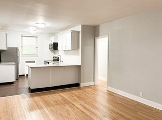 825 Iroquois St APT B4, Detroit, MI 48214