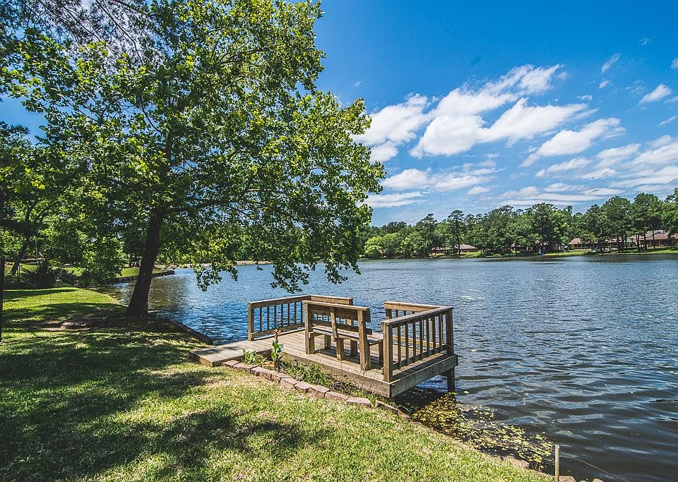 1st image of 1919 E Lake Dr