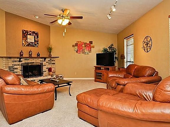 5th image of 908 Lockhart Dr