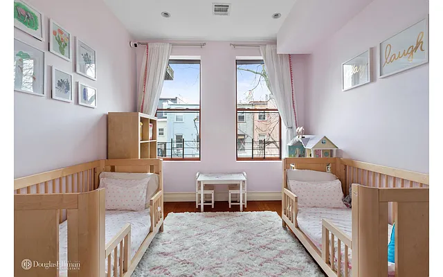 Sold by Douglas Elliman | media 21