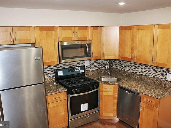 3rd image of 125 Pine St #1