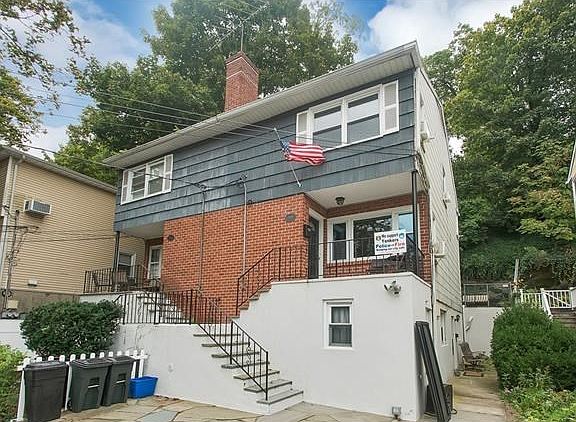 3rd image of 413 Park View Ave