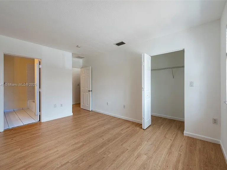 17347 NW 7th Ave — Photo 10