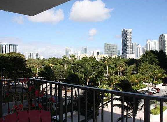 4th image of 1915 Brickell Ave #502C