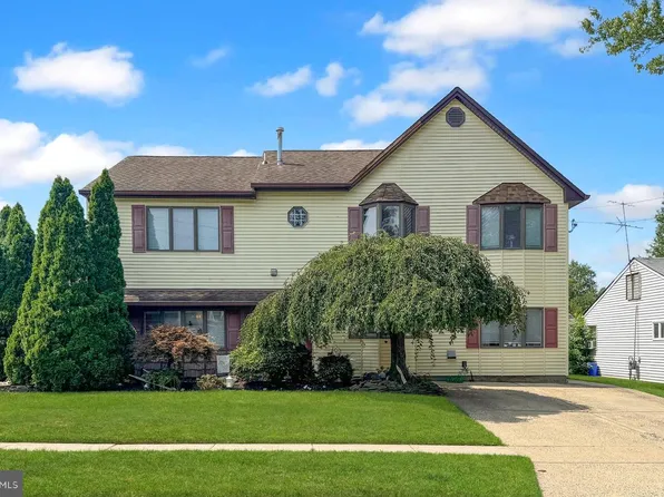 28 Colton Rd, Edison, NJ 08817