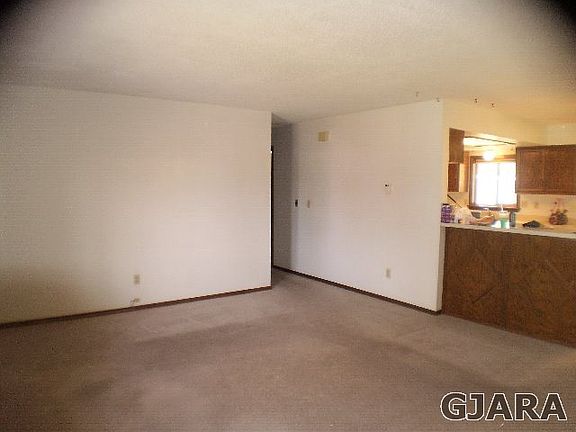 4th image of 333 N Ash St