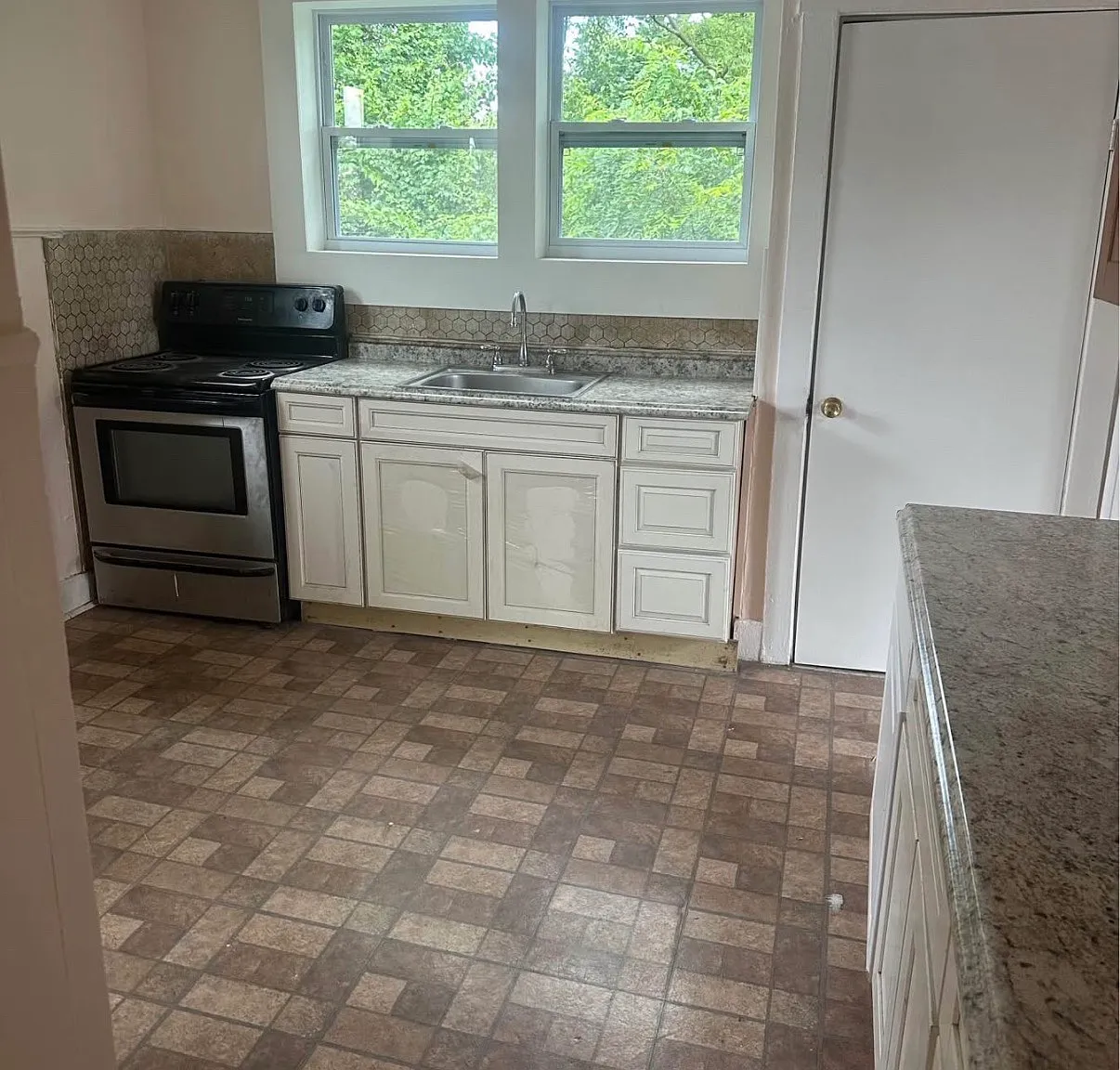 3 bed, $2,850 — Photo 1