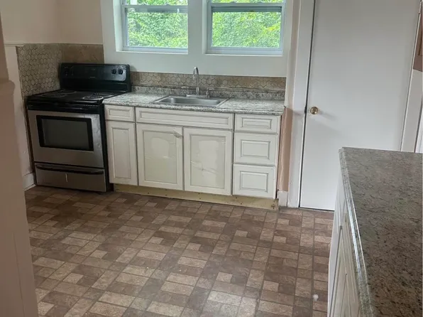 5 Park Ave Floor 2, Keansburg, NJ 07734