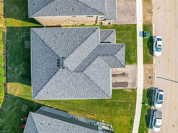 4th image of 127 Court Dr