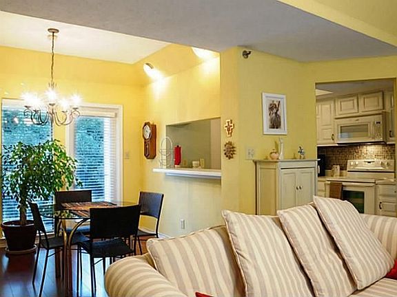 4th image of 3105 San Jacinto St APT 201