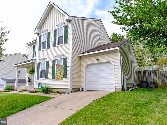 4th image of 9837 Hickoryhurst Dr