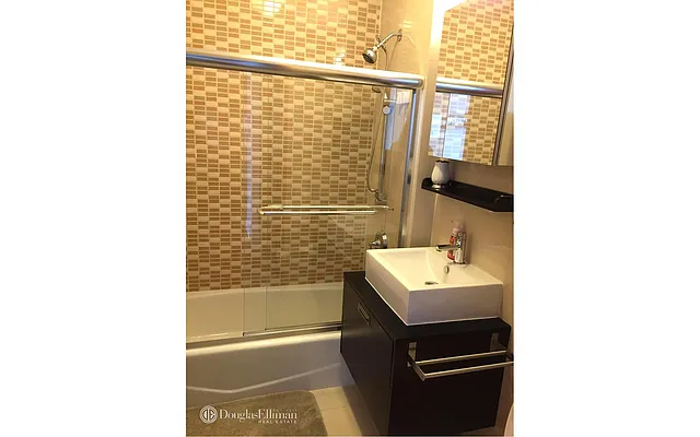 Rented by Douglas Elliman | media 14