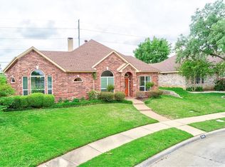 1448 Mayflower Ln, Lewisville, TX 75077