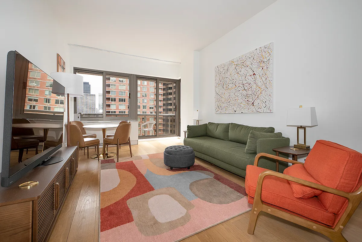 234 East 46th Street — Photo 2