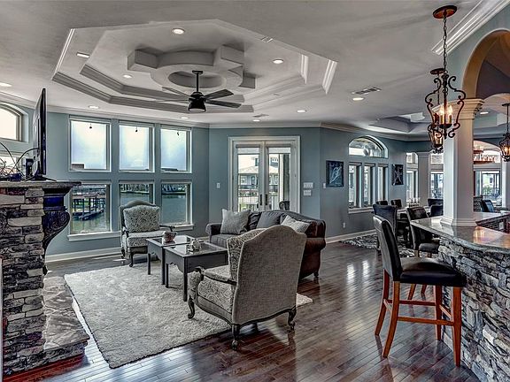 5th image of 409 Jeanie Lynne Cir