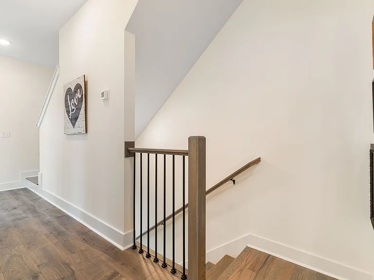 601 Southgate Ave — Photo 50