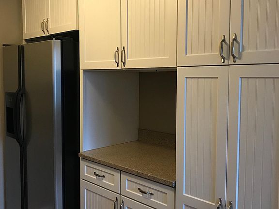 5th image of 2841 Windsor Dr APT 303