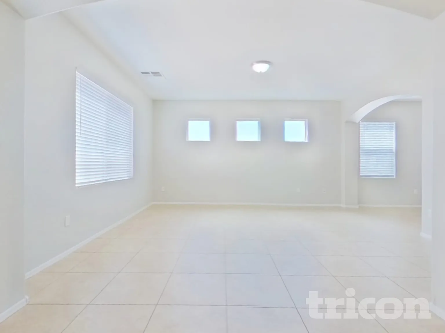 7413 S 40th Lane Phoenix AZ — Photo 3