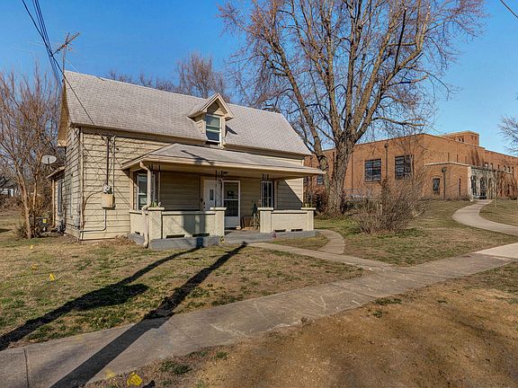 3rd image of 2423 W Olive Street