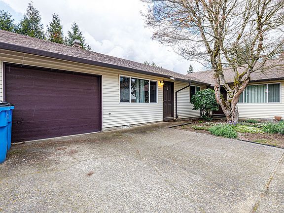 4th image of 1209 NE 143rd Ave #B