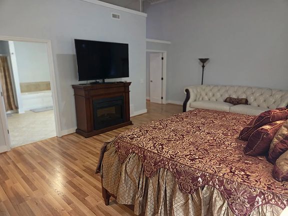3rd image of 109 Jefferson Dr #109
