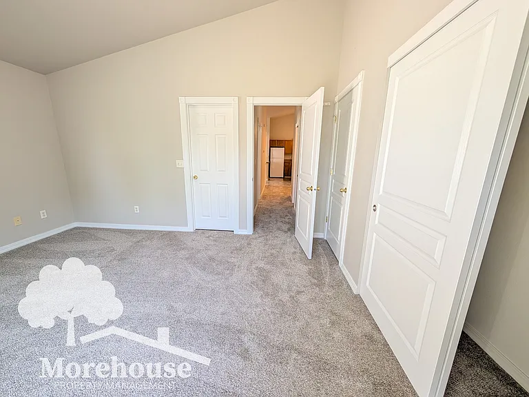 255 Delaware Ave — Photo 26