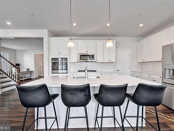 3rd image of 2926 Quarry Cir