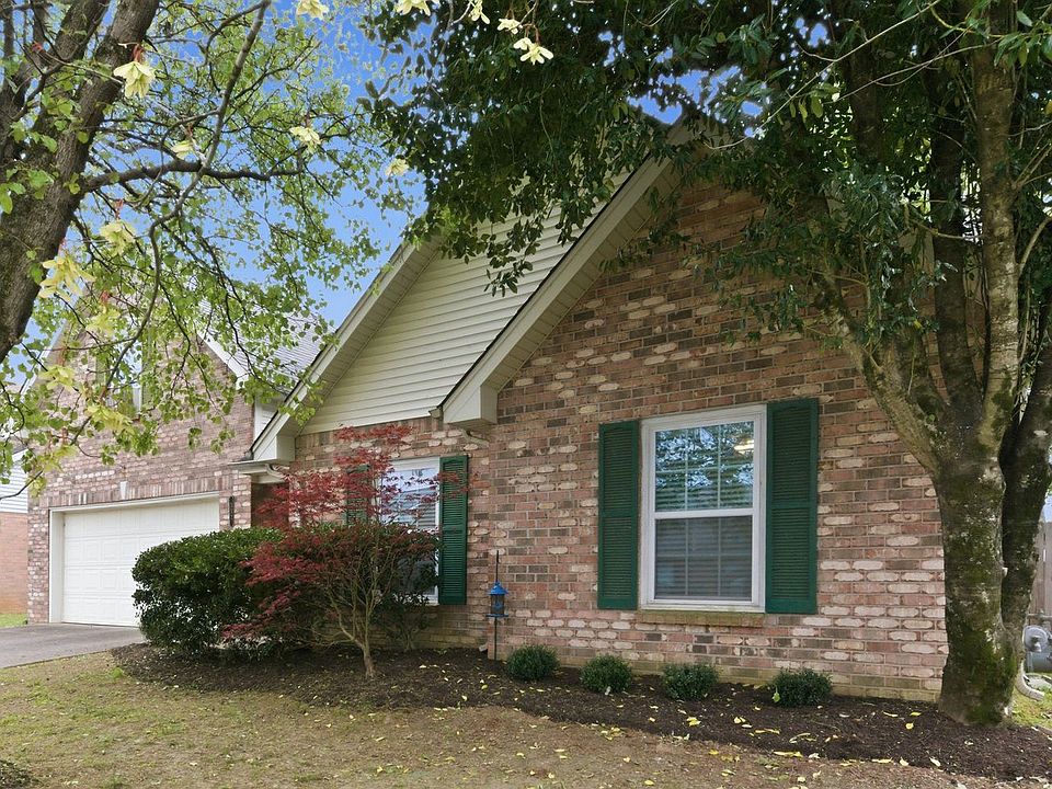1st image of 357 Roslyn Ct