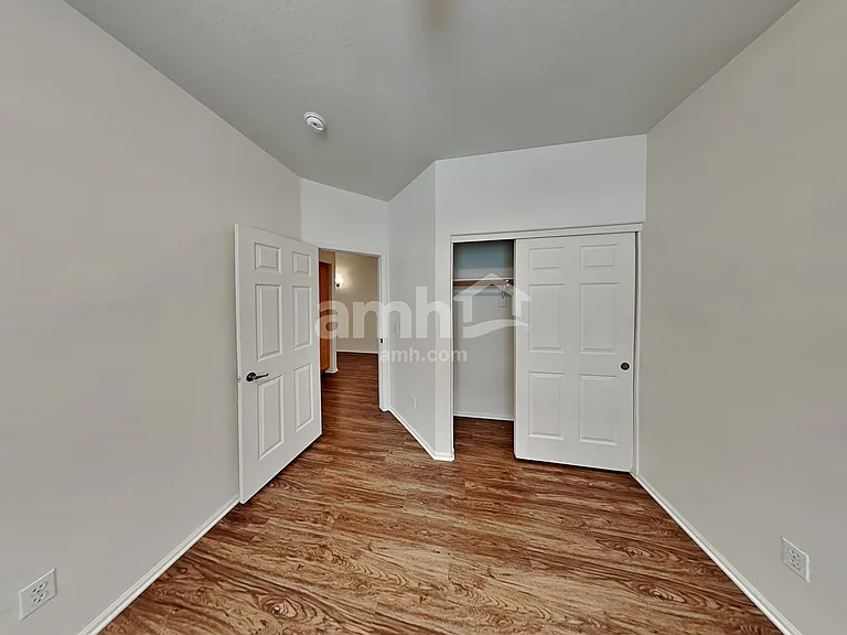 1509 S 123rd Dr — Photo 18