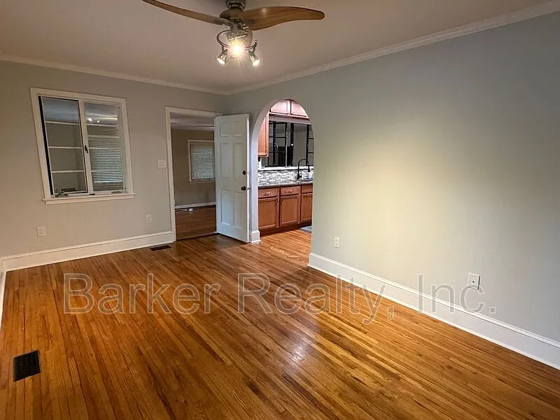 3 bed, 2.0 bath, 1456 sqft, $2,300 — Photo 2