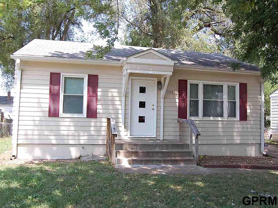 1st image of 1006 Hopkins Dr
