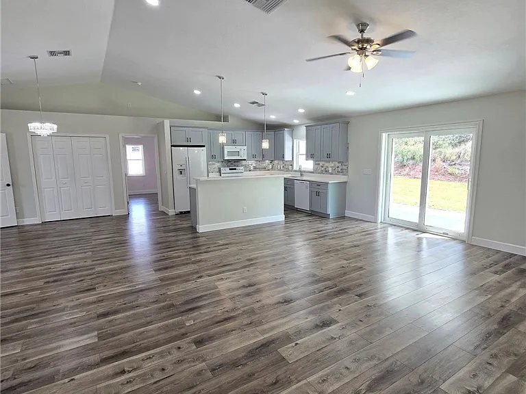 120 Clinton Ave — Photo 2