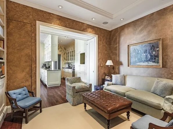 1 Sutton Place South image 7 of 14