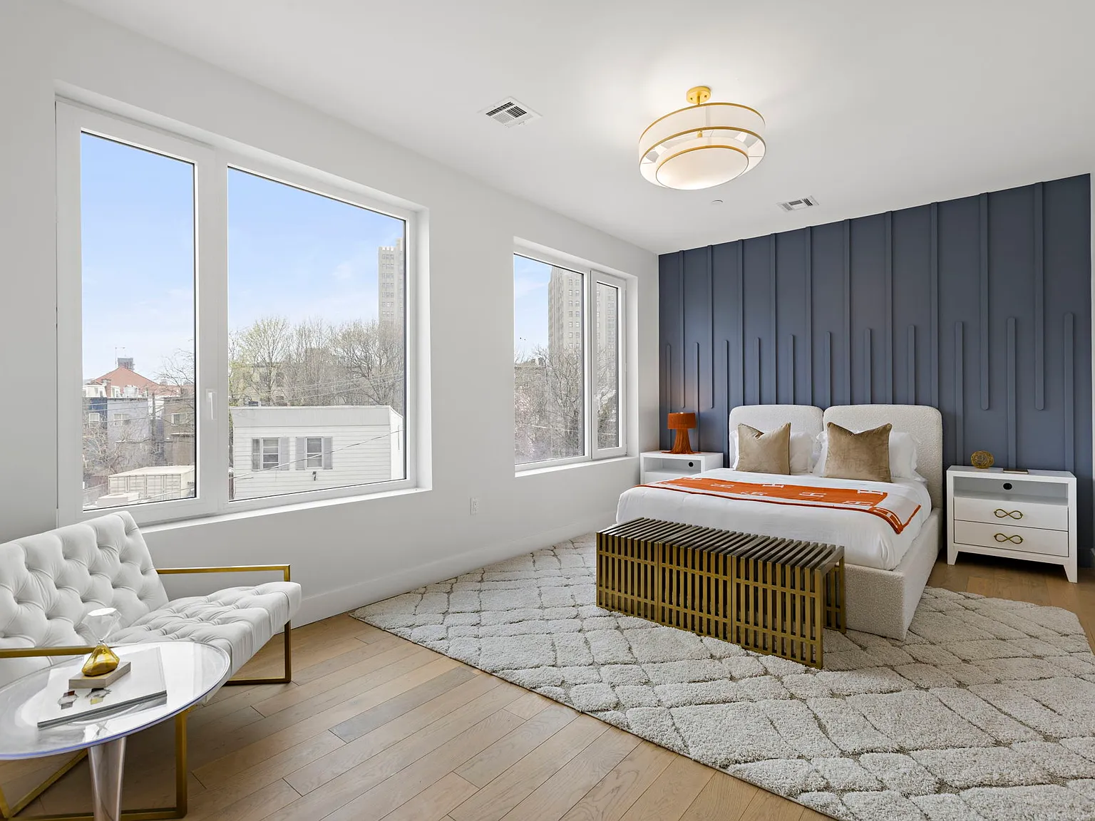 3 bed, 1372 sqft, $3,933 — Photo 3