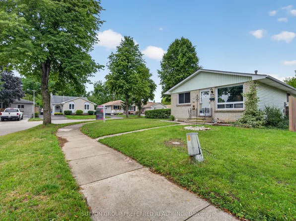 53 Renny Cres, London, ON N6E 2C4