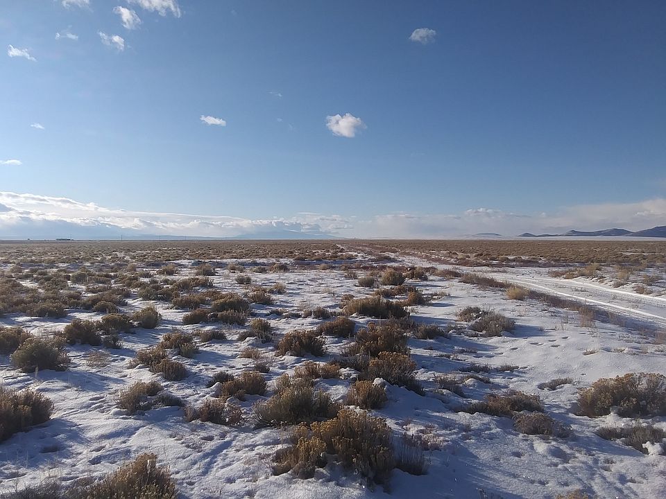 1st image of 19th Honeysuckle Dr