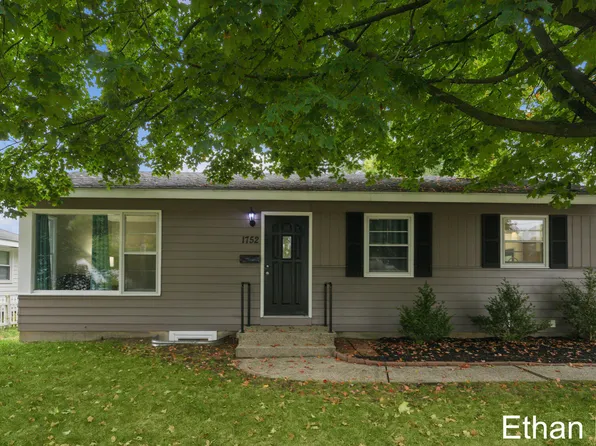 1752 Plas St SW, Wyoming, MI 49519