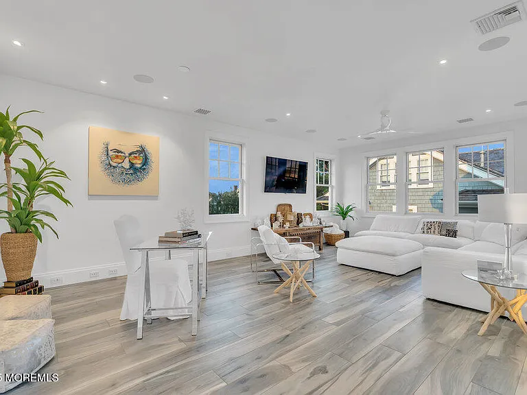 985 Ocean Ave — Photo 113