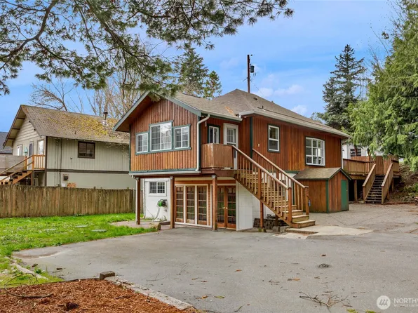312 Charlotte Avenue W, Bremerton, WA 98312