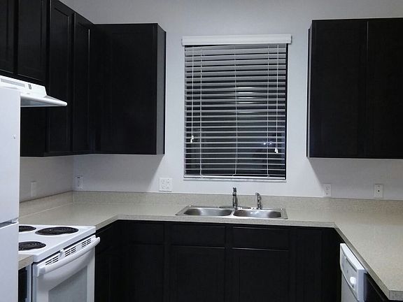 3rd image of 2396 7 Oaks Dr