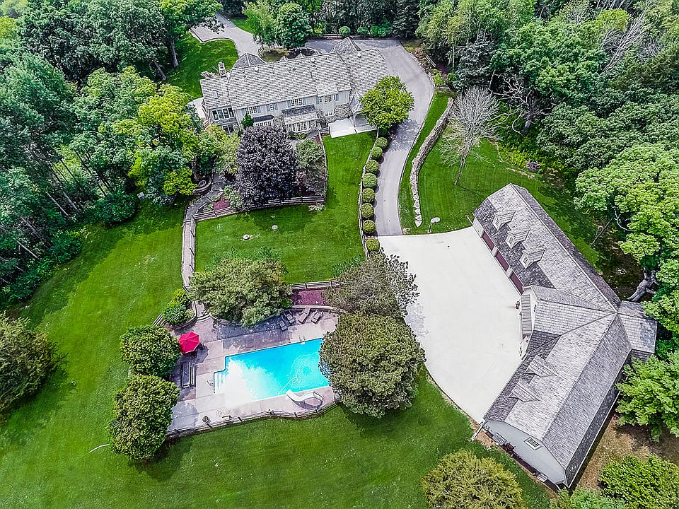 1st image of 3920 N Southwood Dr