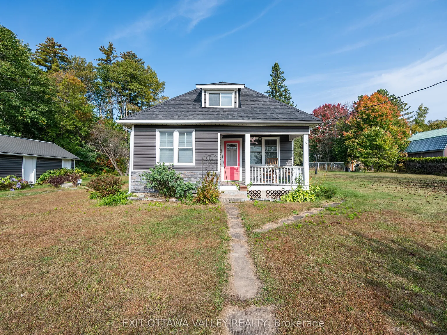 3 bed, $2,000 — Photo 2