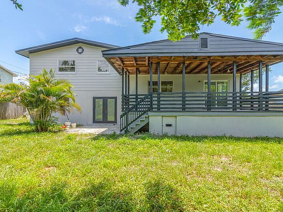 5th image of 1740 Country Ln
