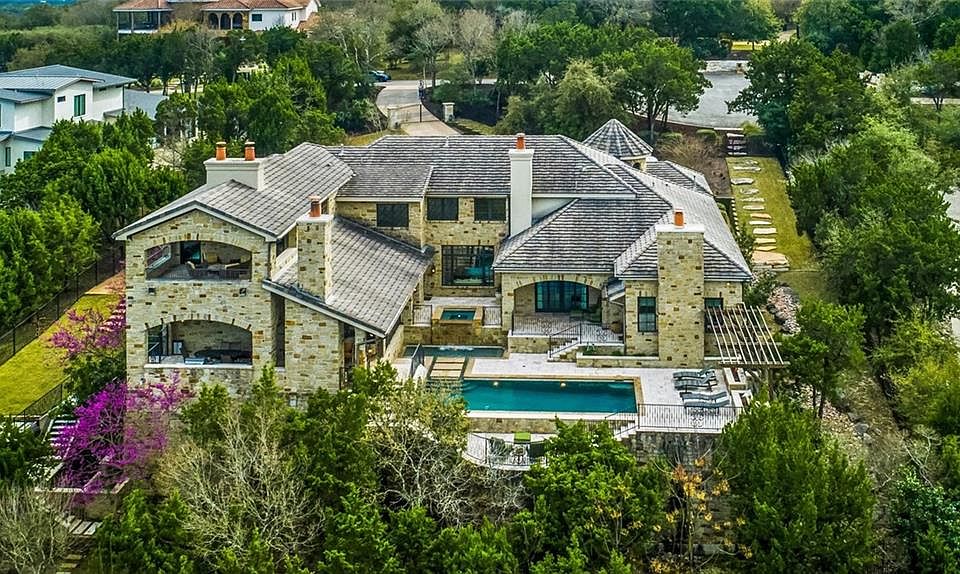 1st image of 388 Cortona Dr