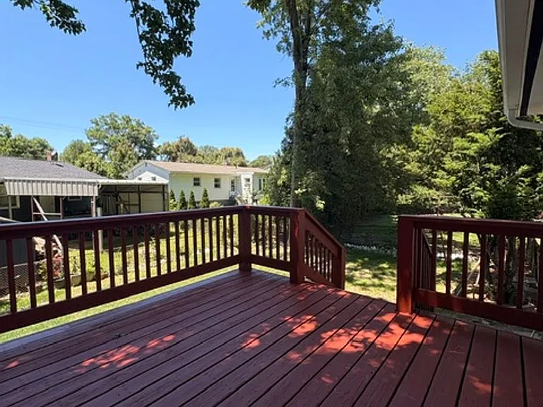 900 Neal Dr — Photo 28