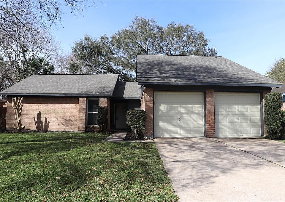 1st image of 431 Village Creek Dr