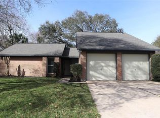 431 Village Creek Dr, Webster, TX 77598